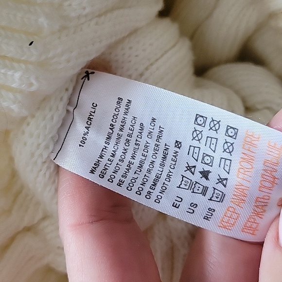 FURTALK CONVERTIBLE POM POM BEANIE - Picture 6 of 6